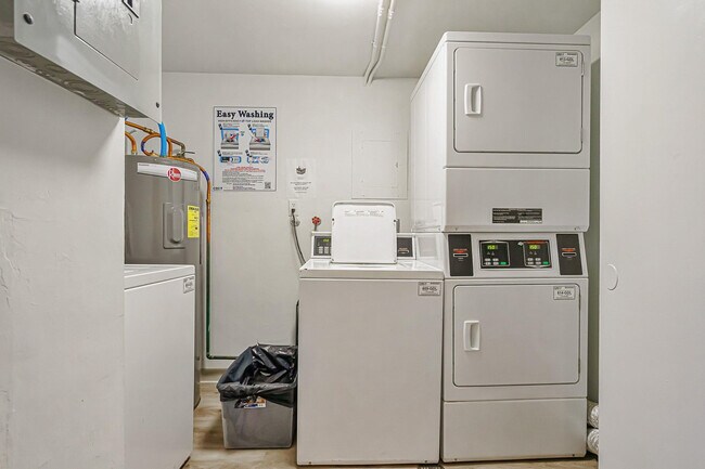 Building Photo - 3800 Galt Ocean Dr