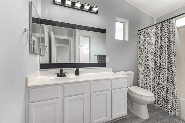 Building Photo - 1350 S Greenfield Rd