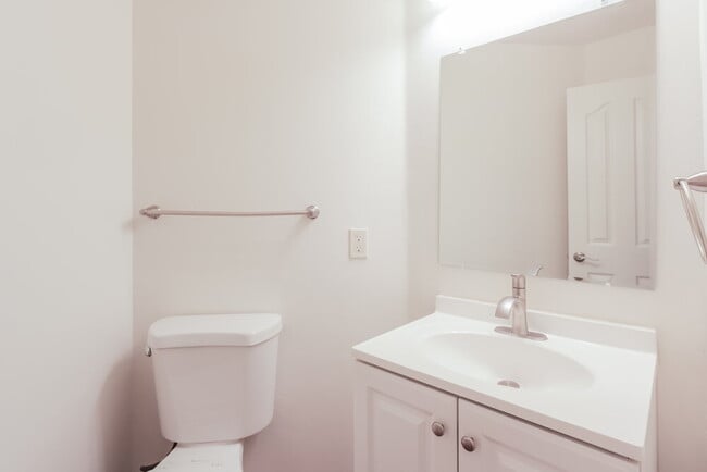 Building Photo - 355 E Camino Del Abeto