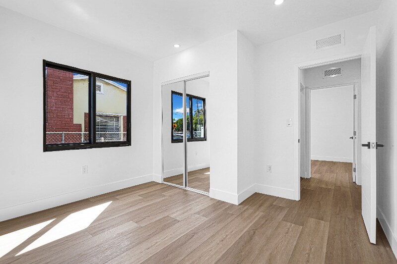 Building Photo - 3040 NW 13th Ave