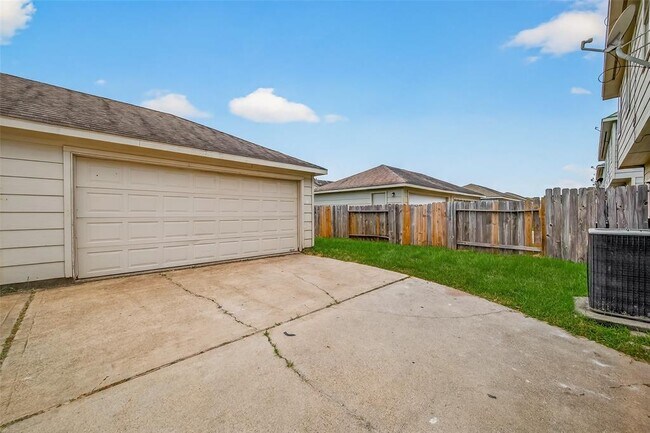 Building Photo - 16735 Libson Falls Dr