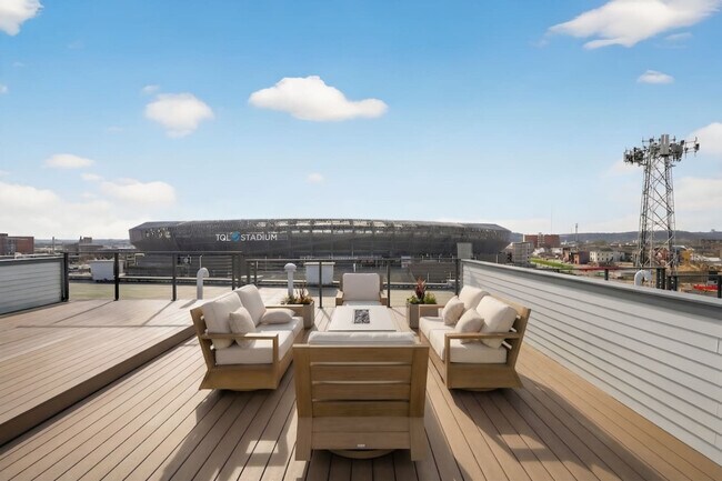 Building Photo - 21 E 15th St