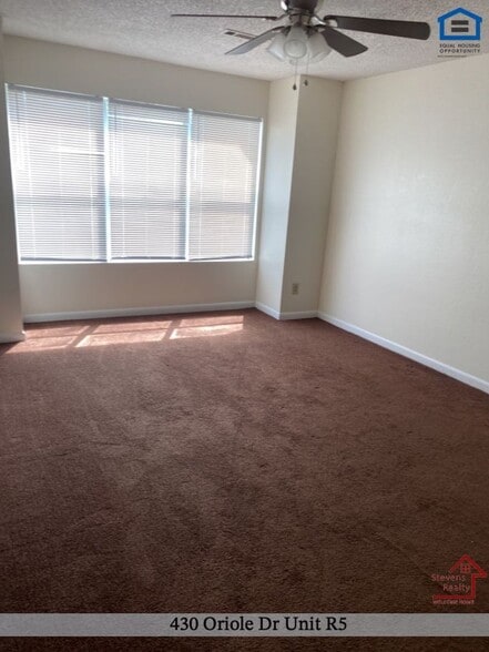 Building Photo - 430 Oriole Dr