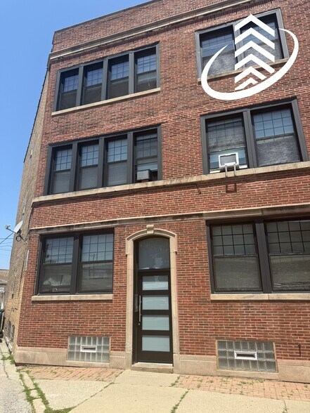 Building Photo - 4300 N Pulaski Rd