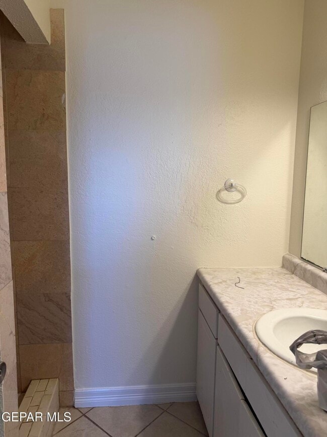 Building Photo - 8916 Leo St