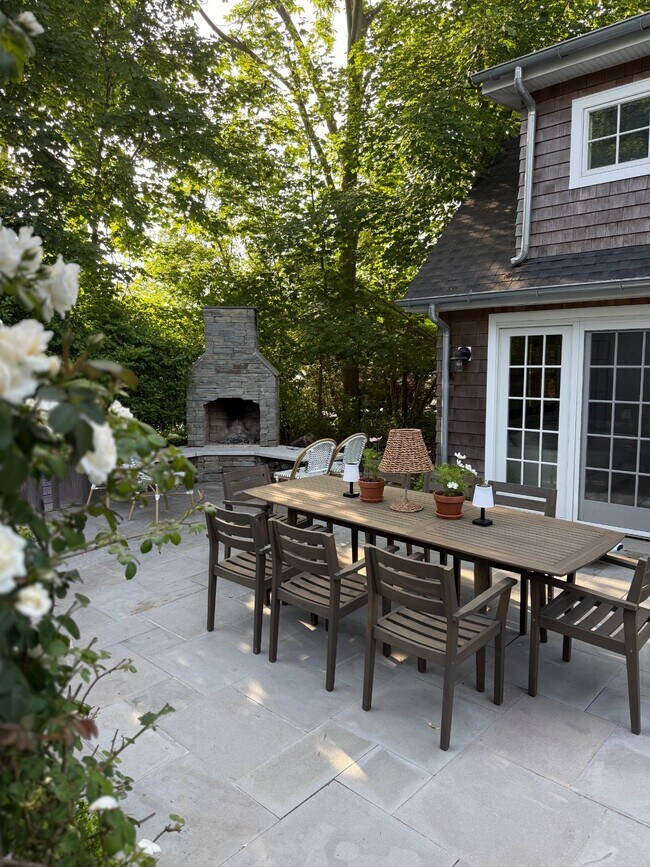 Building Photo - 144 Powell Ave