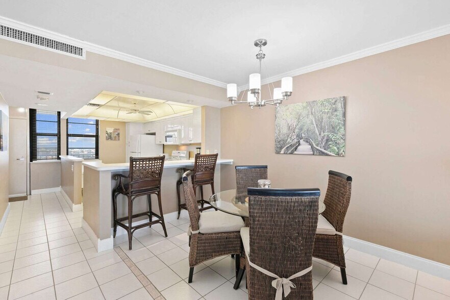 Building Photo - 440 Seaview Ct