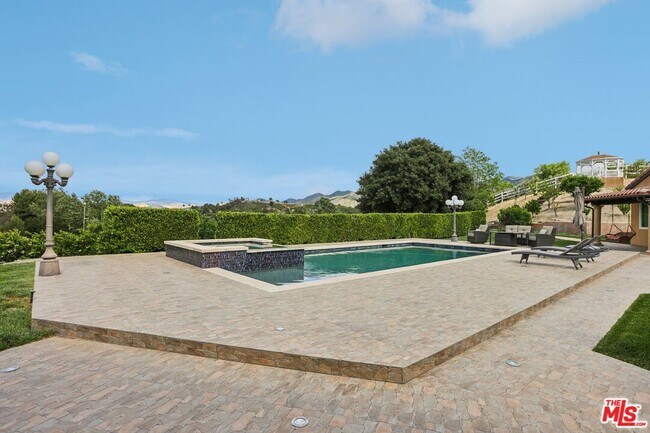 Building Photo - 27048 Triumph Ave