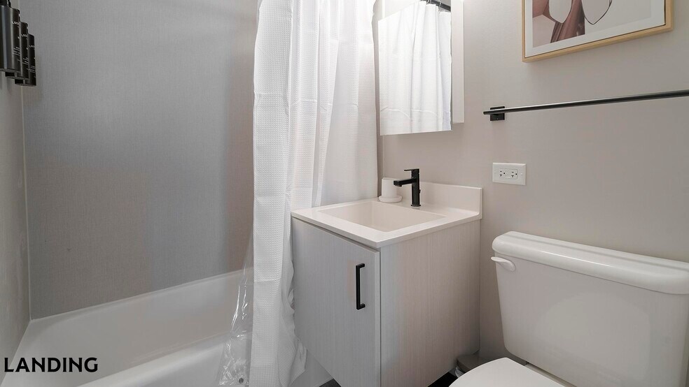 Building Photo - 1922 W Ogden Ave