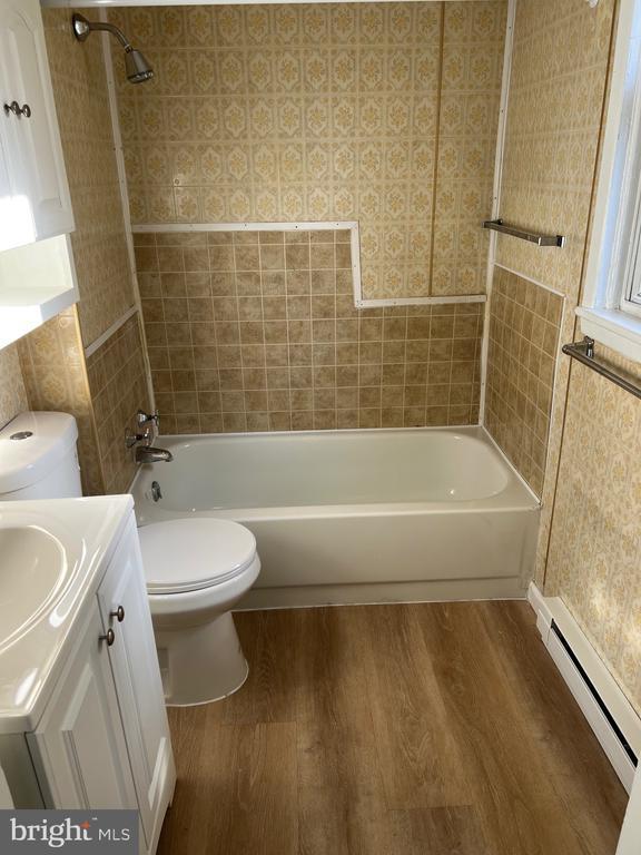 Building Photo - 533 E Market St