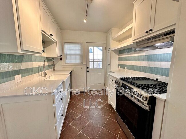 Building Photo - 1501 NW 18th St