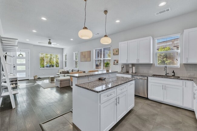 Building Photo - 228 Wimberly St