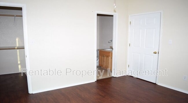 Building Photo - 105 Collett Ct