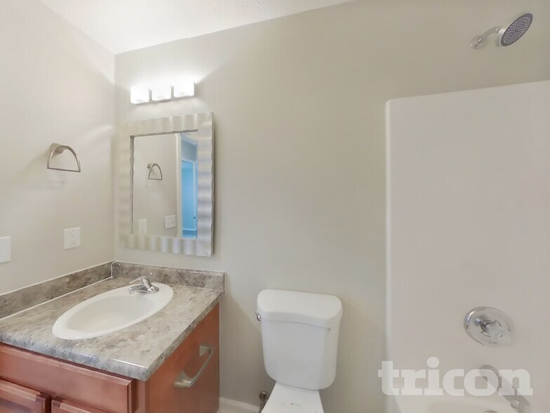 Building Photo - 7029 Bridgewater Dr