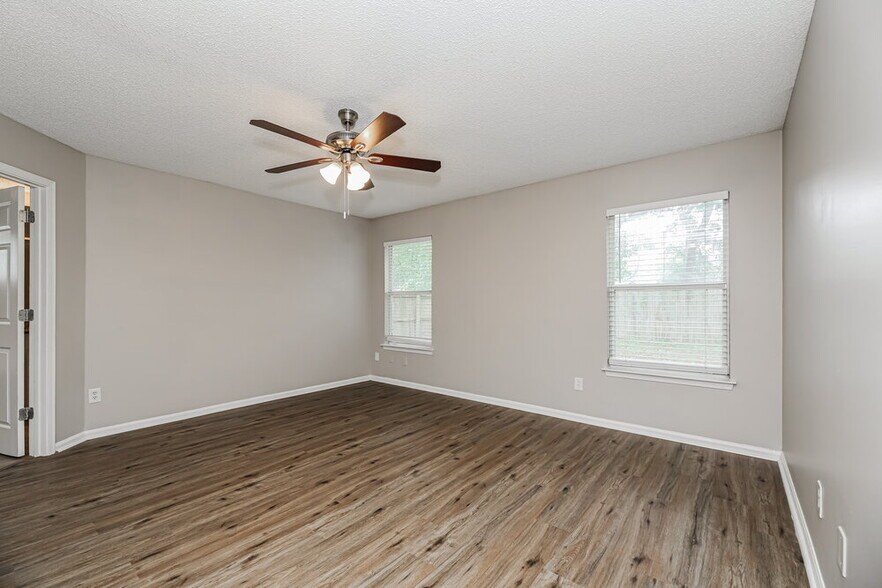 Building Photo - 1368 High Plains Dr W