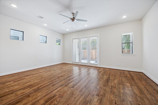 Building Photo - 4409 Schuler St