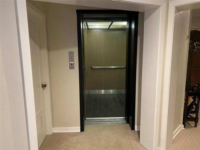 Building Photo - 1114 Sherwood Ln