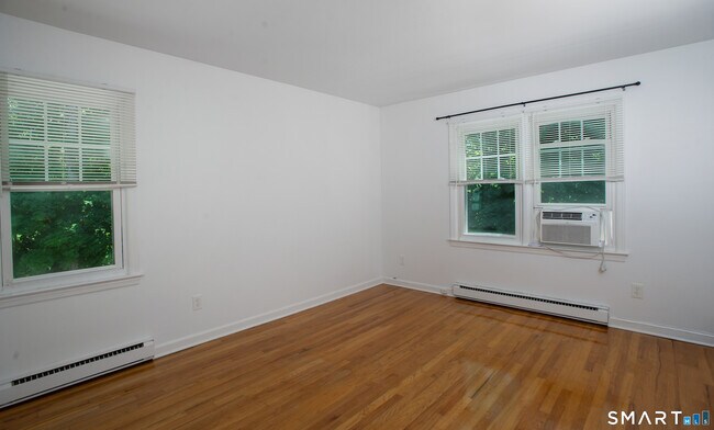 Building Photo - 172 East Ave