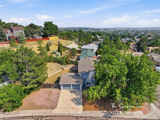 Building Photo - 1239 Suncrest Way