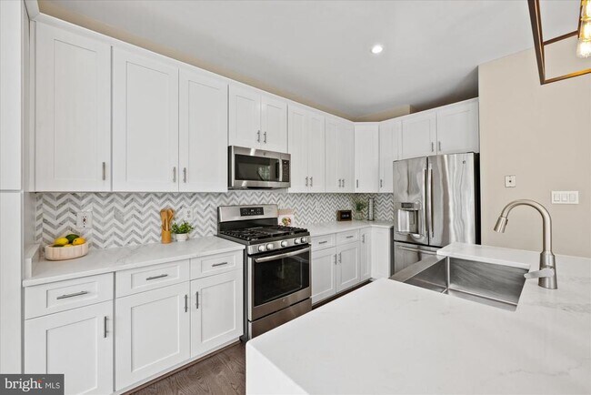 Building Photo - 13438 Burrough Farm Dr