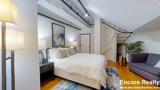 Building Photo - 19 Stanhope St