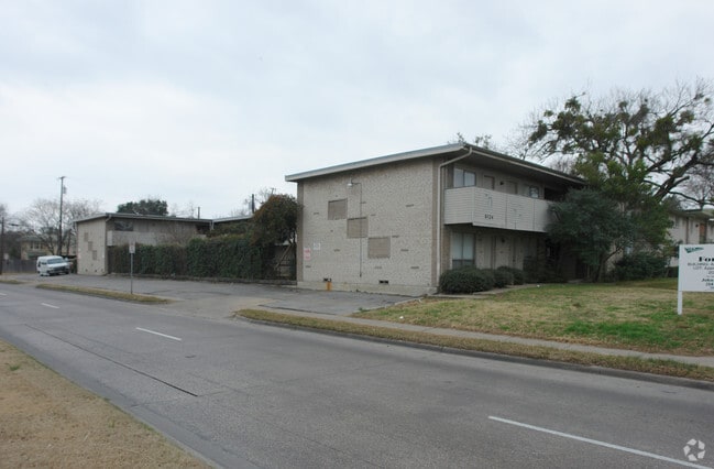 Building Photo - The Element at Live Oak