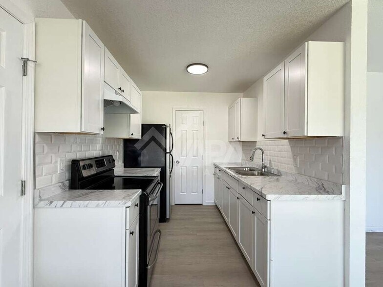 Building Photo - 7319 Walnut Valley Dr