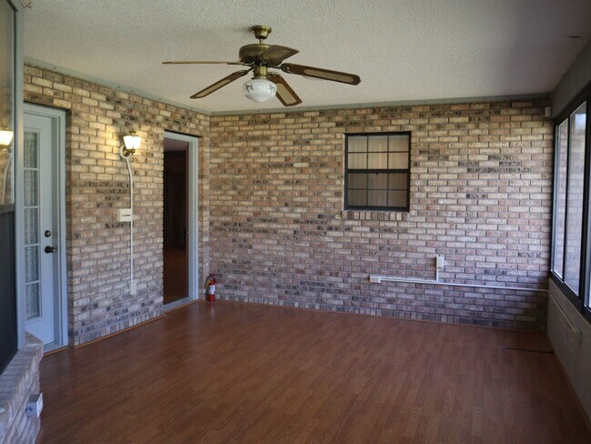 Building Photo - Beautiful Brick Home in Crystal Lakes Estate Call Carole Arcaro 386-216-4900 Deltona Lakes Realty