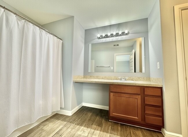 Building Photo - 6017 E Houston Rd