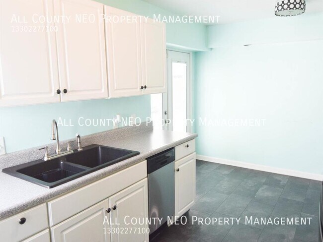 Building Photo - 1569 W Market St