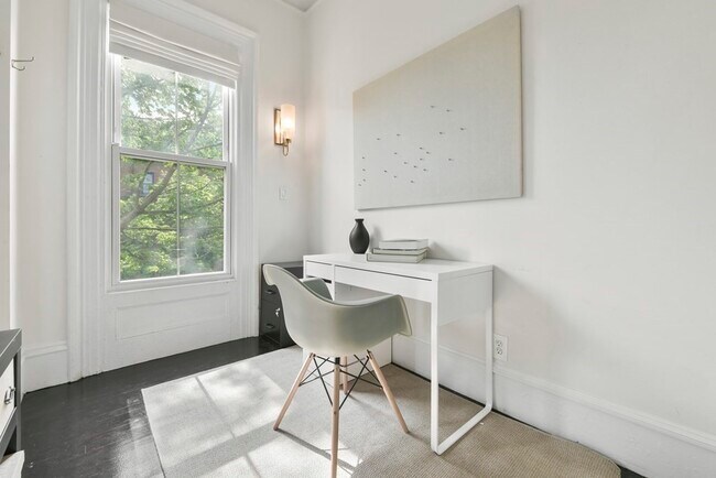 Building Photo - 25 Dartmouth St