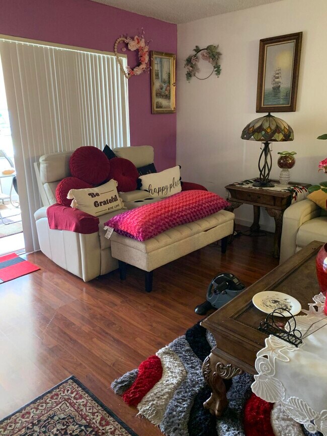 Building Photo - 7887 Golf Cir Dr