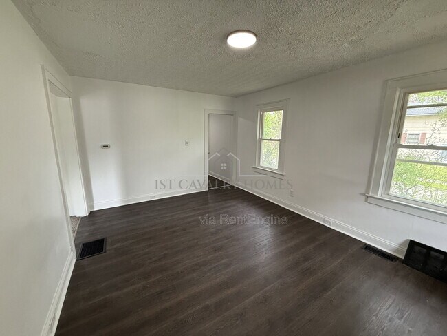 Building Photo - 778 Ravenswood St