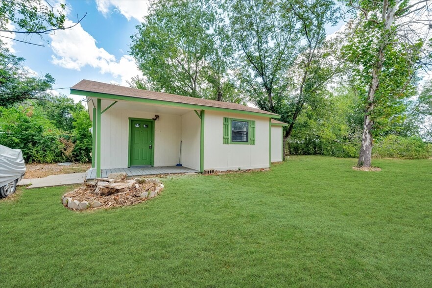 Building Photo - 15278 Mesquite Trl