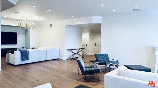 Building Photo - 10724 Wilshire Blvd