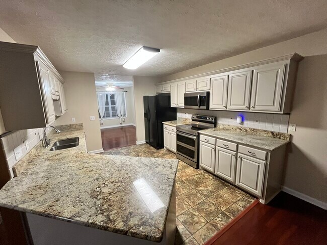 Building Photo - 476 Bill Russell Rd