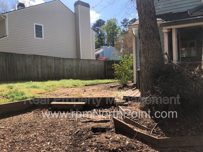 Building Photo - 676 Anderson Walk