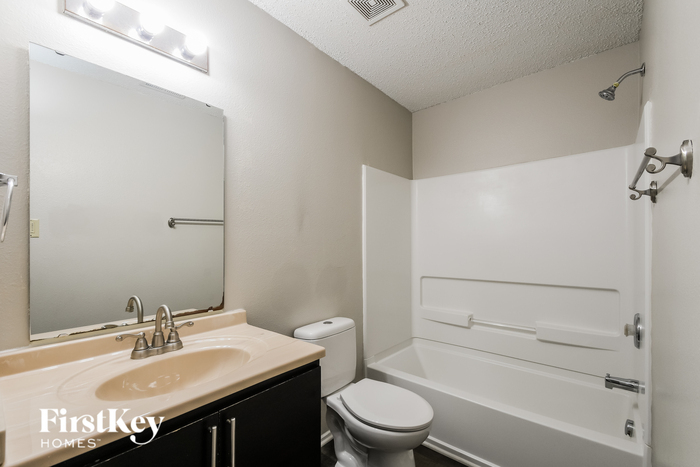 Building Photo - 12141 Belfry Dr