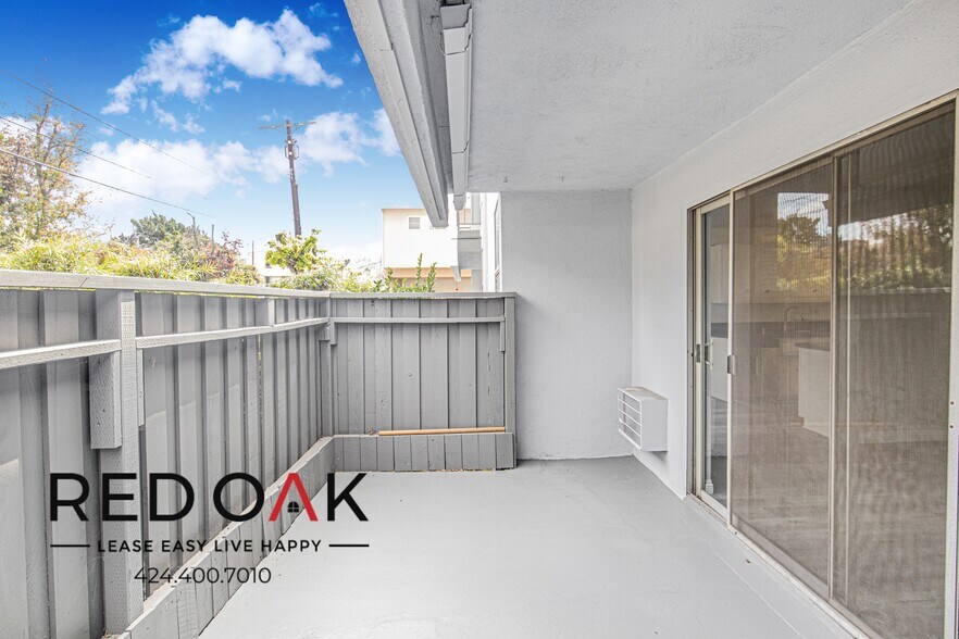 Building Photo - 4433 Colbath Ave