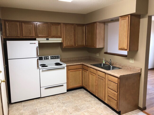 Building Photo - 2703 Fryklund Dr