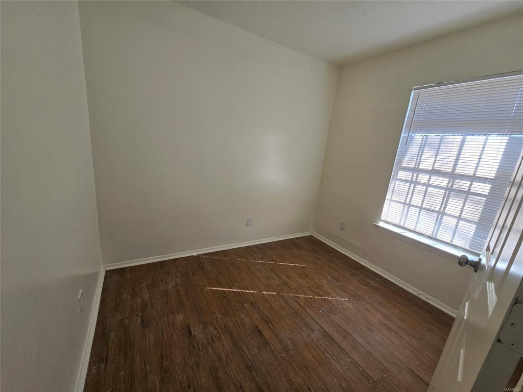 Building Photo - 412 Edward St