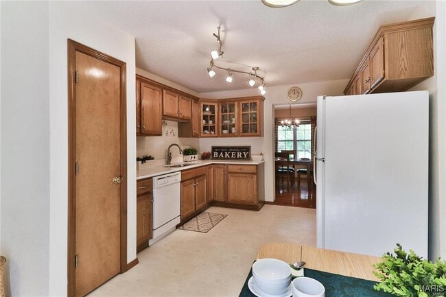 Building Photo - 1106 Illini Dr