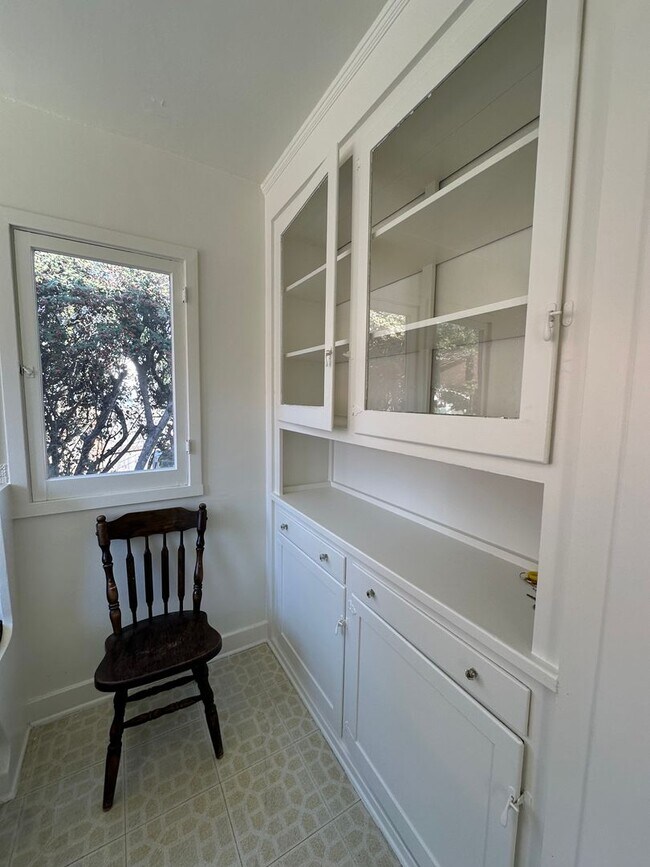 Building Photo - 213-223 Los Aguajes Ave