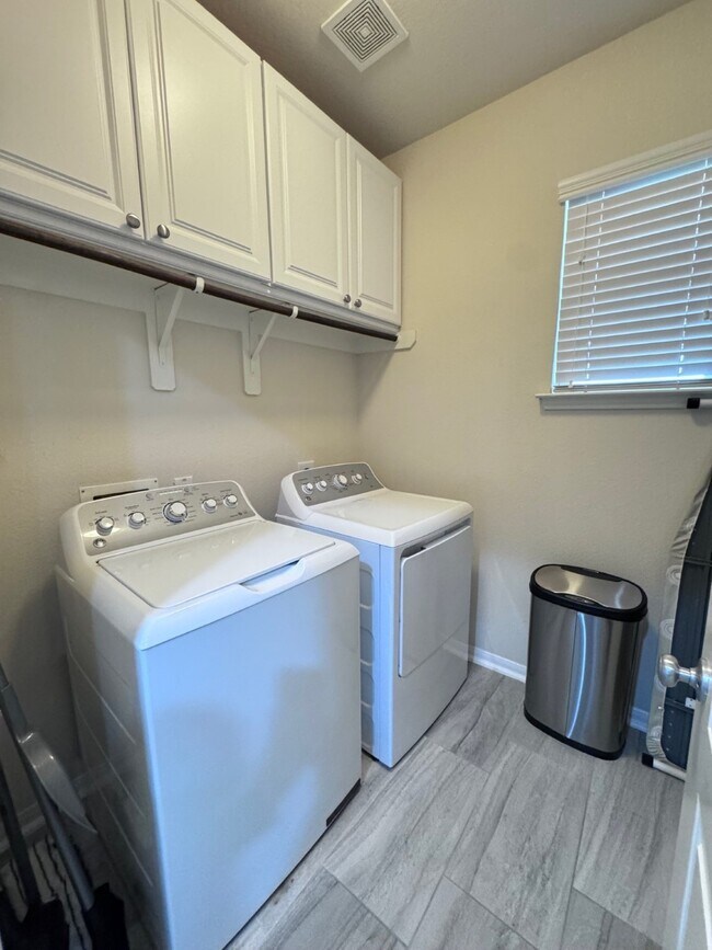 Building Photo - 2820 Pranzo Ln