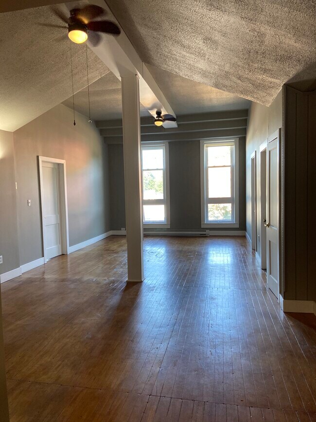 Living area - 144 S Broadway St