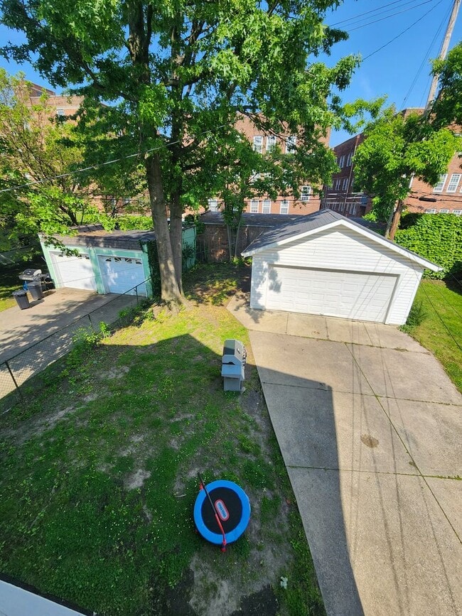Building Photo - 2569 Cheshire Rd
