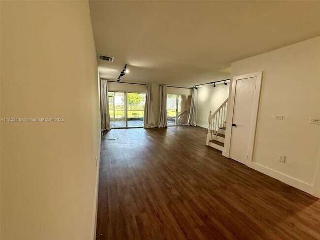 Building Photo - 8522 SW 103rd Ave