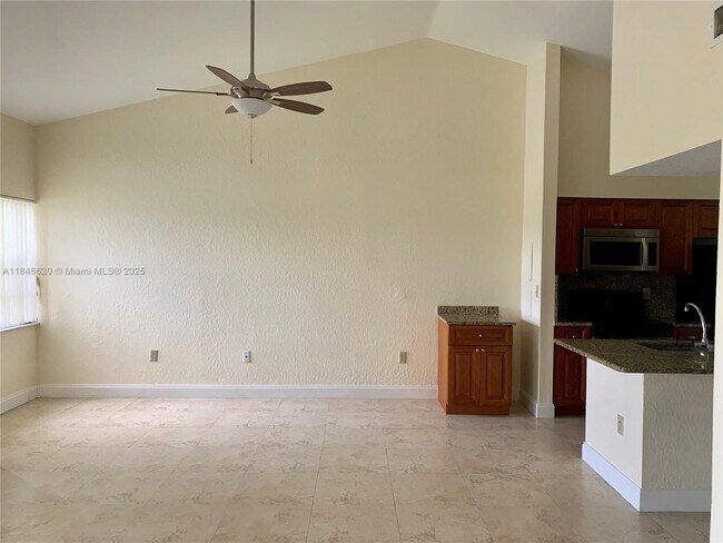 Building Photo - 2841 N Oakland Forest Dr
