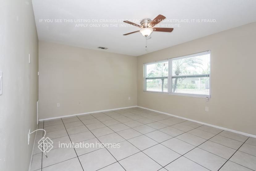 Building Photo - 3403 Cambridge Dr W
