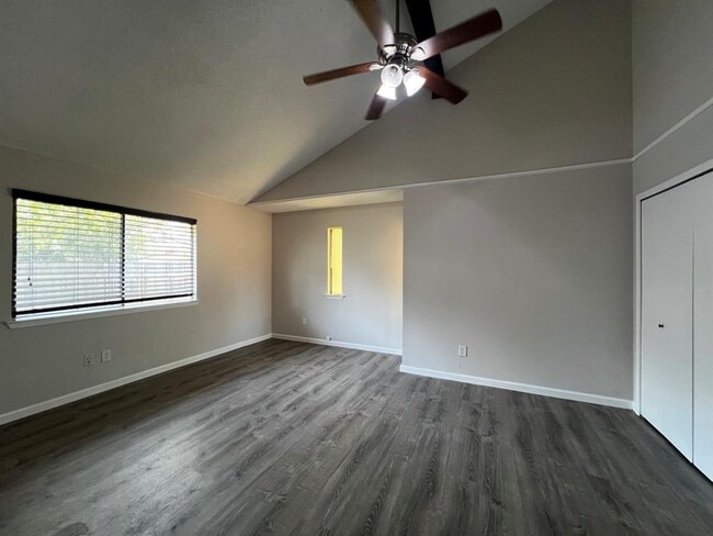 Building Photo - 7506 Chelsea Moor